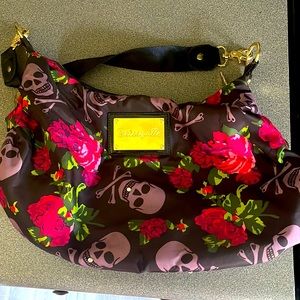 Betseyville skull handbag